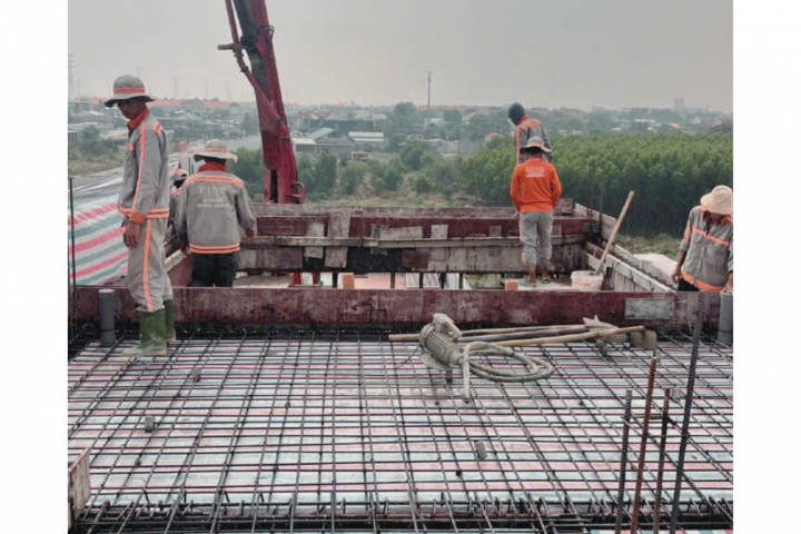 Đổ Sàn Mái Mai’s House – Dấu Mốc Hoàn Thiện Kết Cấu, Sẵn Sàng Về Đích Cuối Năm